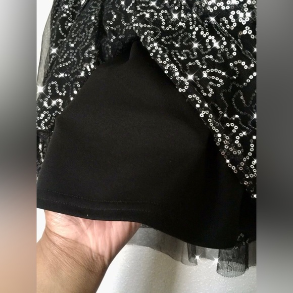 HELLO KITTY Black Sequin Sparkly Skirt 🌸 - Picture 6 of 8